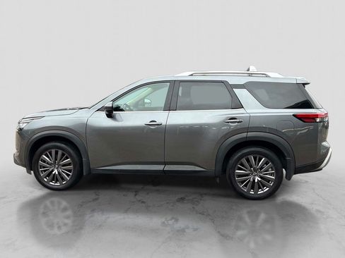 Certified 2024 Nissan Pathfinder SL w/ SL Premium Package AWD/4WD image 4