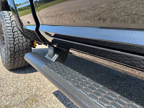 Used 2018 RAM 2500 Laramie w/ Sport Appearance Group AWD/4WD image 33