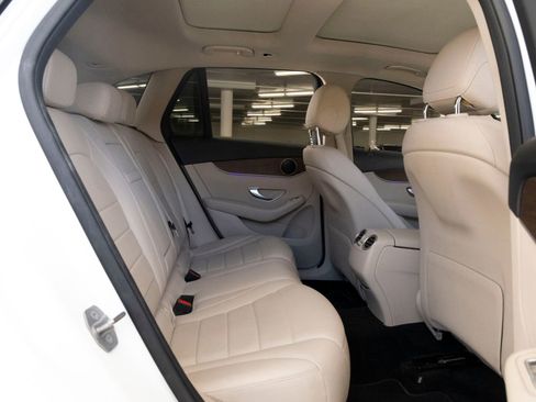 Used 2021 Mercedes-Benz GLC 300 image 24