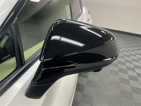 Used 2023 Lexus RZ 450e Premium image 21