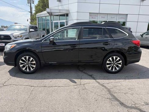 Used 2017 Subaru Outback 2.5i Limited AWD/4WD image 2