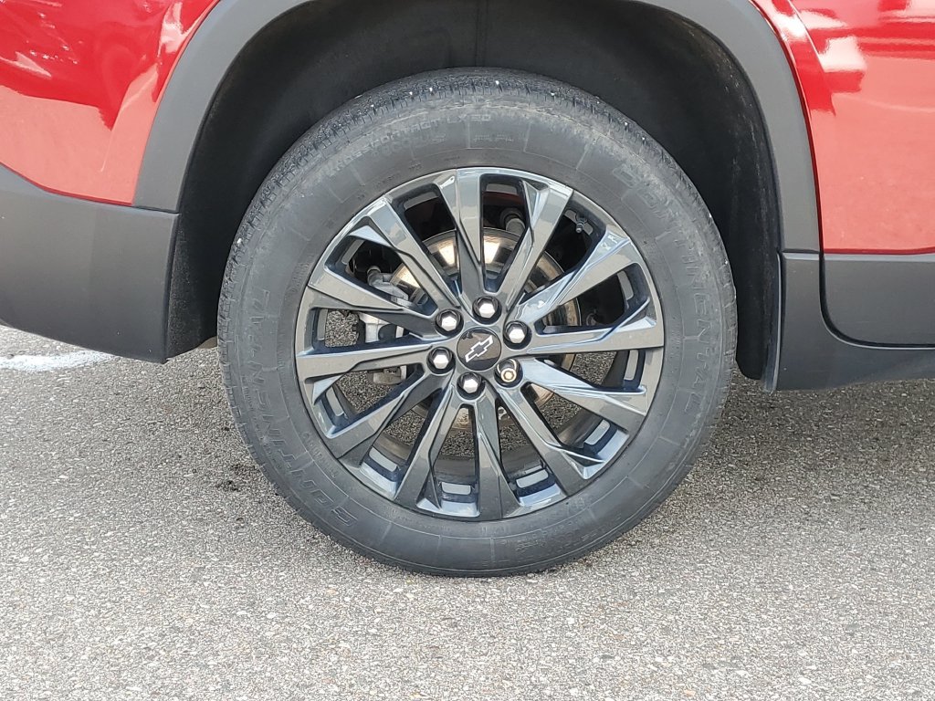Used 2023 Chevrolet Traverse RS w/ LPO, Floor Liner Package AWD/4WD image 5