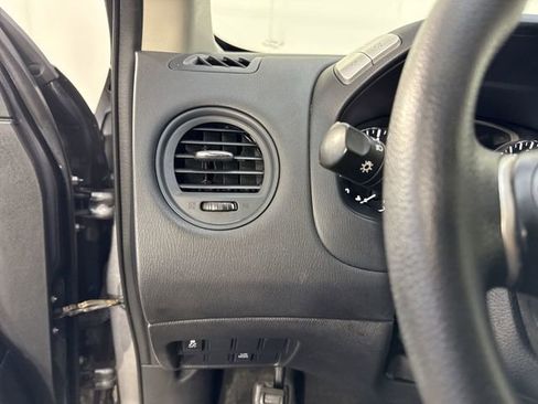 Used 2020 Nissan Pathfinder S AWD/4WD image 14