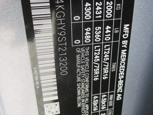 Used 2025 Mercedes-Benz Sprinter 2500 image 9