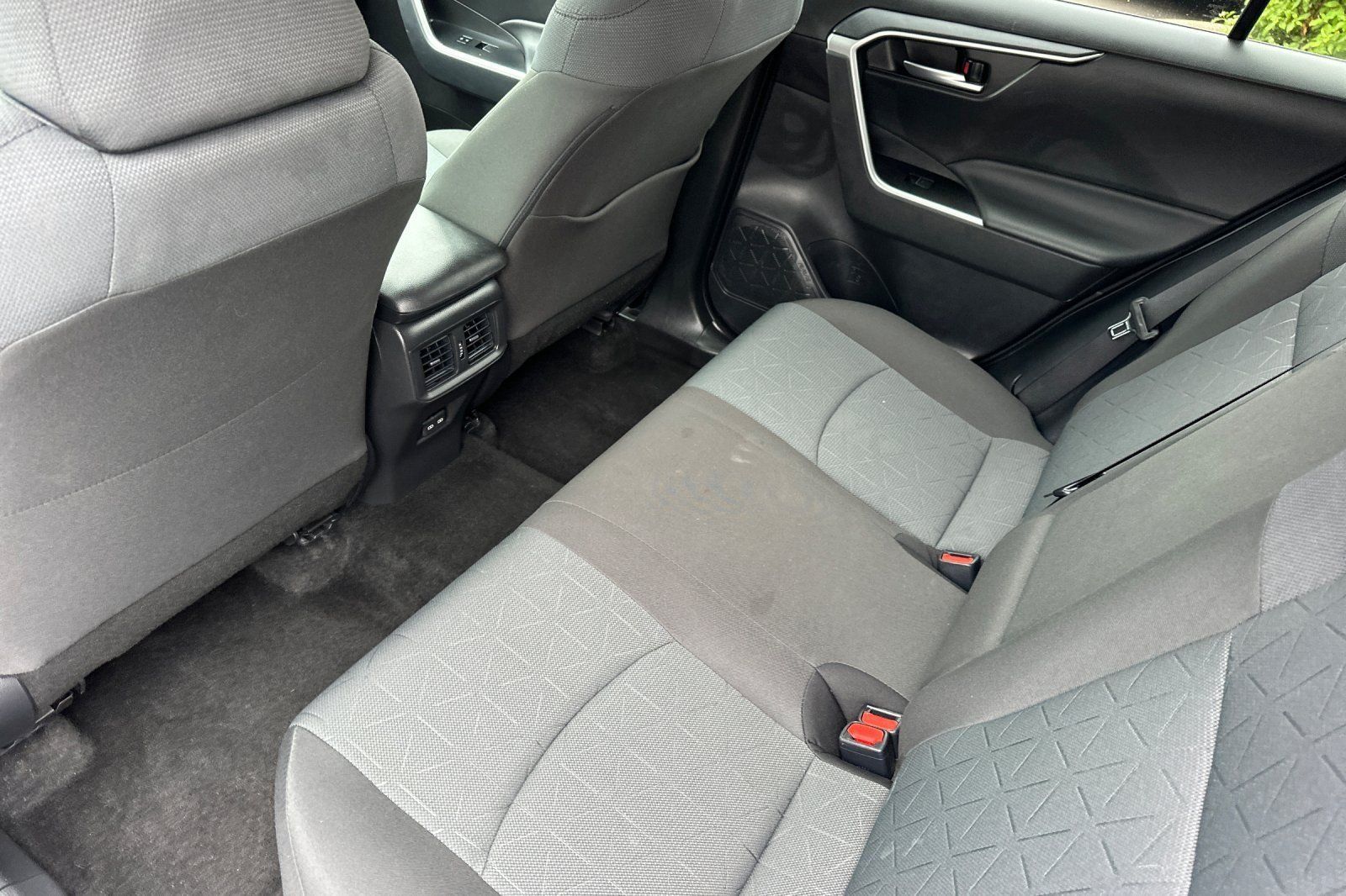 Used 2025 Toyota RAV4 XLE AWD/4WD image 13