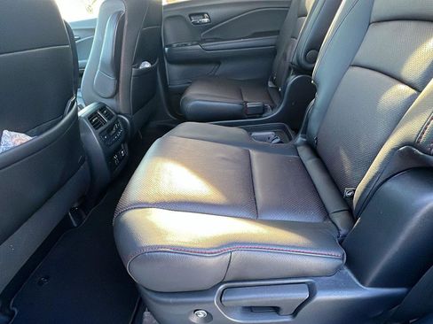 Used 2021 Honda Pilot Black Edition image 19