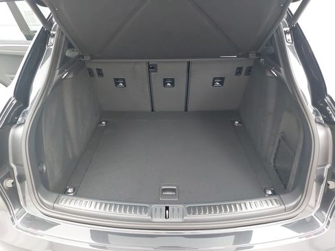 New 2026 Porsche Macan image 14