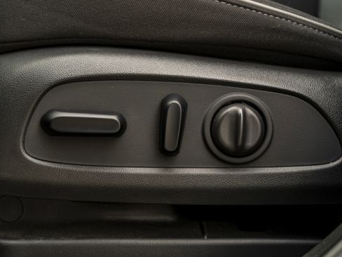 Used 2023 Chevrolet TrailBlazer LT w/ Convenience Package image 40