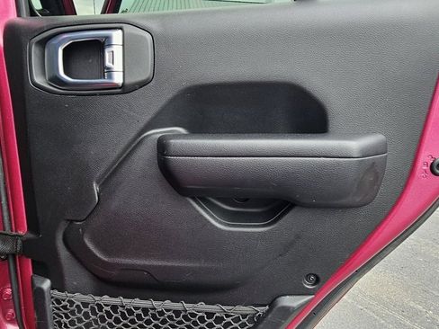 Used 2021 Jeep Wrangler Unlimited Rubicon image 18