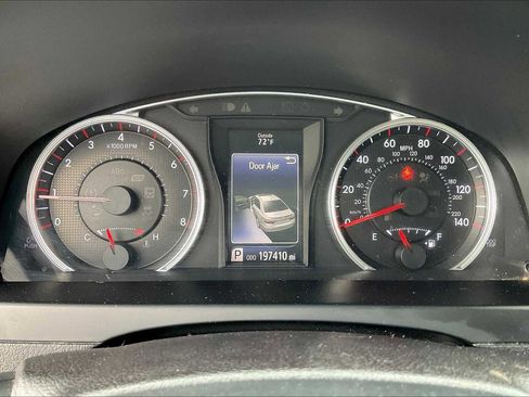 Used 2017 Toyota Camry XSE image 25