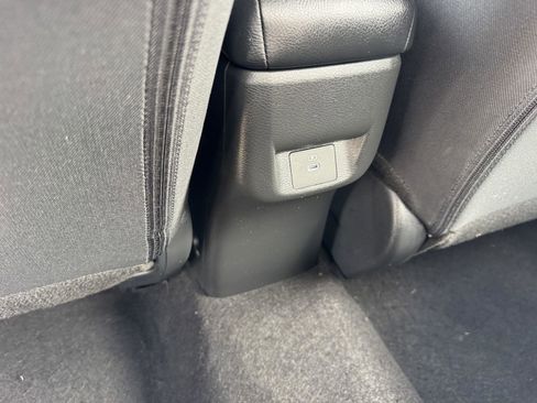 Used 2025 Nissan Versa SV FWD image 16