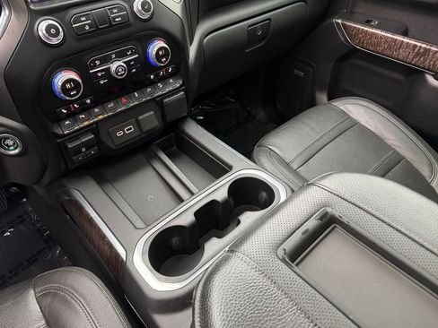 Used 2019 GMC Sierra 1500 Denali w/ Denali Ultimate Package AWD/4WD image 18