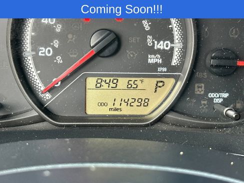 Used 2015 Toyota Yaris L image 26