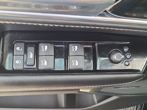 Used 2024 Jeep Wagoneer Series II AWD/4WD image 13