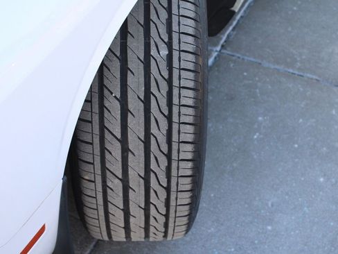 Used 2018 Dodge Challenger R/T Scat Pack w/ Leather Interior Group image 11