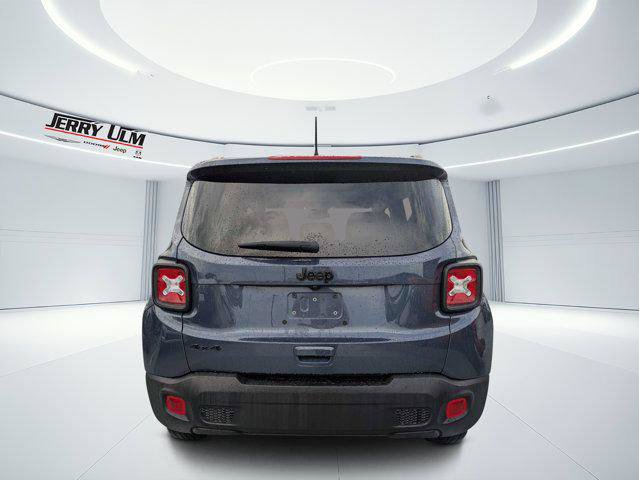 Certified 2023 Jeep Renegade Latitude w/ Sun/Sound Group AWD/4WD image 4