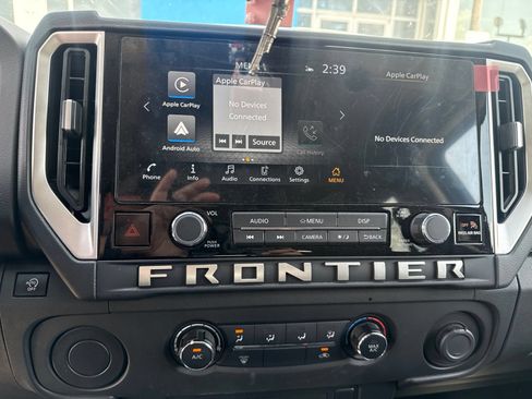 Used 2025 Nissan Frontier SV RWD image 20
