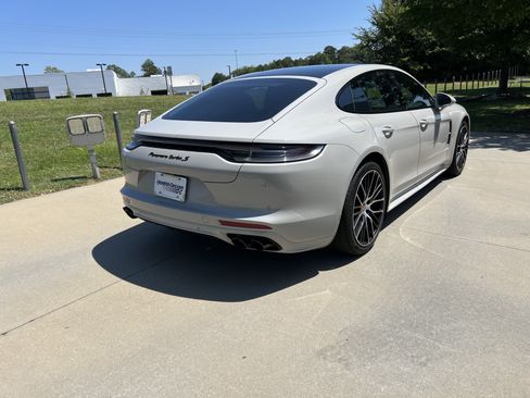 Used 2022 Porsche Panamera Turbo S AWD/4WD image 9