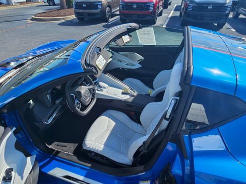 Used 2025 Chevrolet Corvette Stingray Preferred Cpe w/ Battery Protection Package RWD image 10