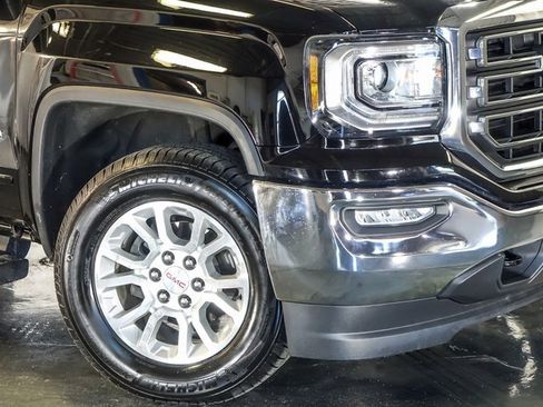 Used 2018 GMC Sierra 1500 SLE w/ SLE Value Package image 4
