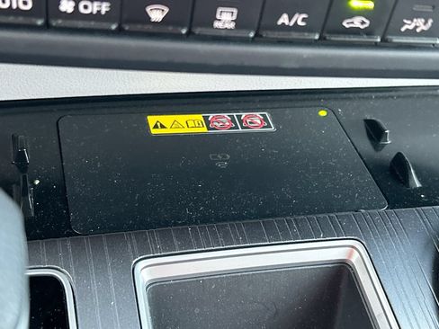 Used 2025 Toyota Sienna XLE FWD image 37