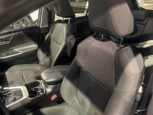 Used 2023 Toyota RAV4 AWD Hybrid image 11