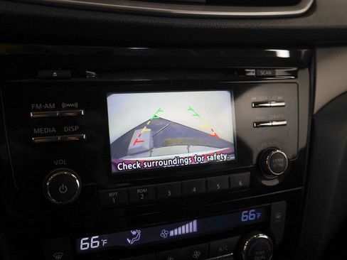 Used 2015 Nissan Rogue SV AWD/4WD image 21