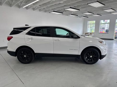 Used 2020 Chevrolet Equinox LS AWD/4WD image 11