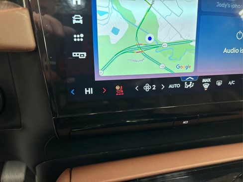 Used 2025 Lincoln Navigator L Reserve image 35