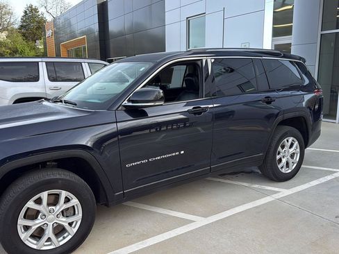 Used 2023 Jeep Grand Cherokee L Limited image 11
