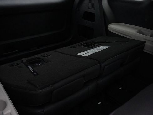 Used 2024 Kia Carnival LX FWD image 29