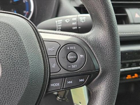 Used 2025 Toyota RAV4 LE AWD/4WD image 12