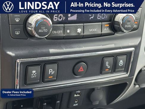 Used 2018 Nissan Titan PRO-4X w/ Pro-4x Convenience Package AWD/4WD image 18