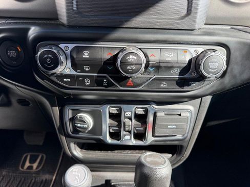 Used 2023 Jeep Wrangler Unlimited Sport AWD/4WD image 14