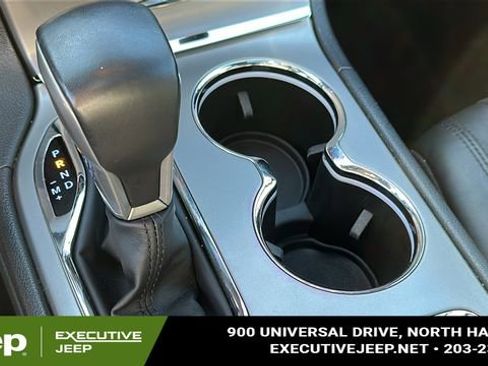 Used 2022 Jeep Grand Cherokee Laredo X image 18