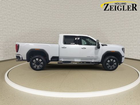 New 2026 GMC Sierra 3500 Denali w/ Denali Reserve Package image 4