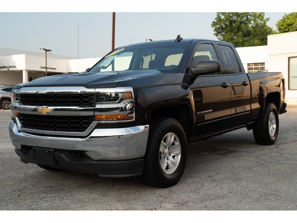Used 2019 Chevrolet Silverado 1500 LT AWD/4WD image 4