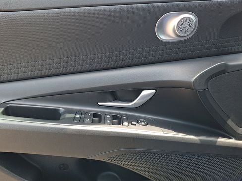 Certified 2023 Hyundai Elantra SEL FWD image 12