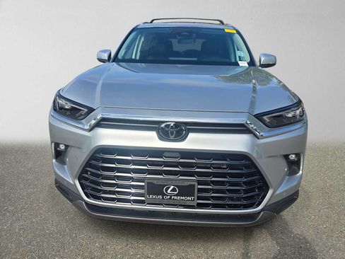 Used 2024 Toyota Grand Highlander FWD image 8