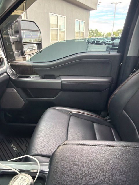 Used 2025 Ford F250 Lariat w/ Black Appearance Package AWD/4WD image 18