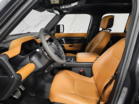 Used 2023 Land Rover Defender 110 V8 image 19