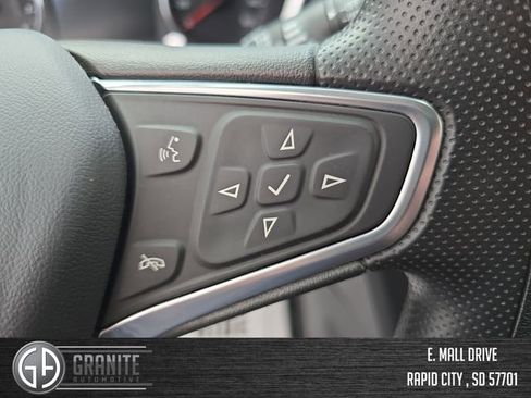 Used 2023 Chevrolet Equinox LT image 32