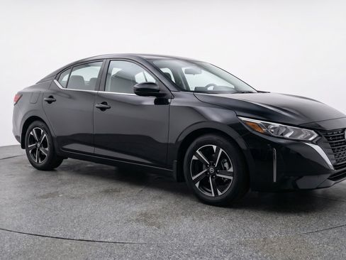 Used 2025 Nissan Sentra SV FWD image 1