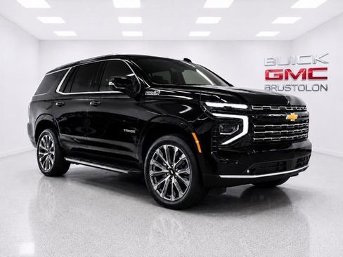 Used 2025 Chevrolet Tahoe High Country w/ Sun And Tow Package AWD/4WD image 1