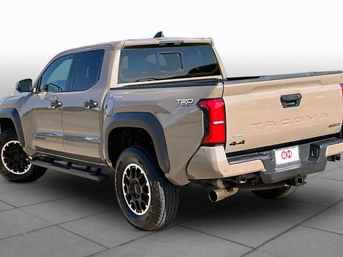 Used 2026 Toyota Tacoma TRD Off-Road w/ TRD Off Road Upgrade Package AWD/4WD image 12