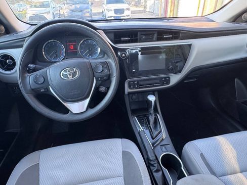 Used 2019 Toyota Corolla LE w/ Carpet Mat Package (TMS) FWD image 11