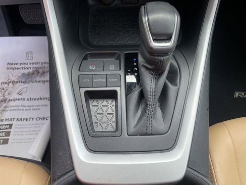 Used 2025 Toyota RAV4 XLE Premium FWD image 19