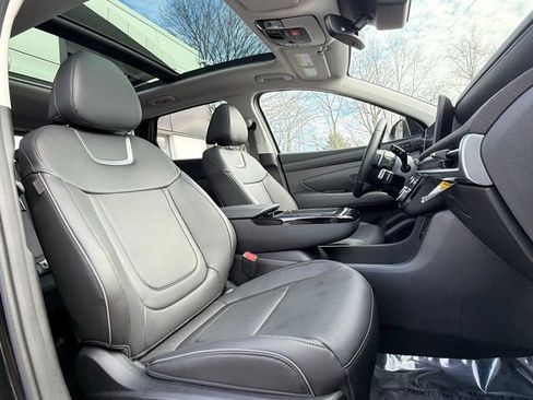Used 2025 Hyundai Tucson Limited image 19