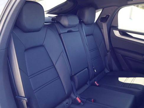 New 2026 Porsche Cayenne Coupe AWD/4WD image 23