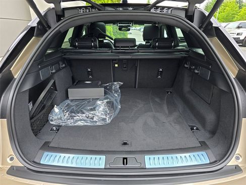 New 2026 Land Rover Range Rover Velar Dynamic SE image 28